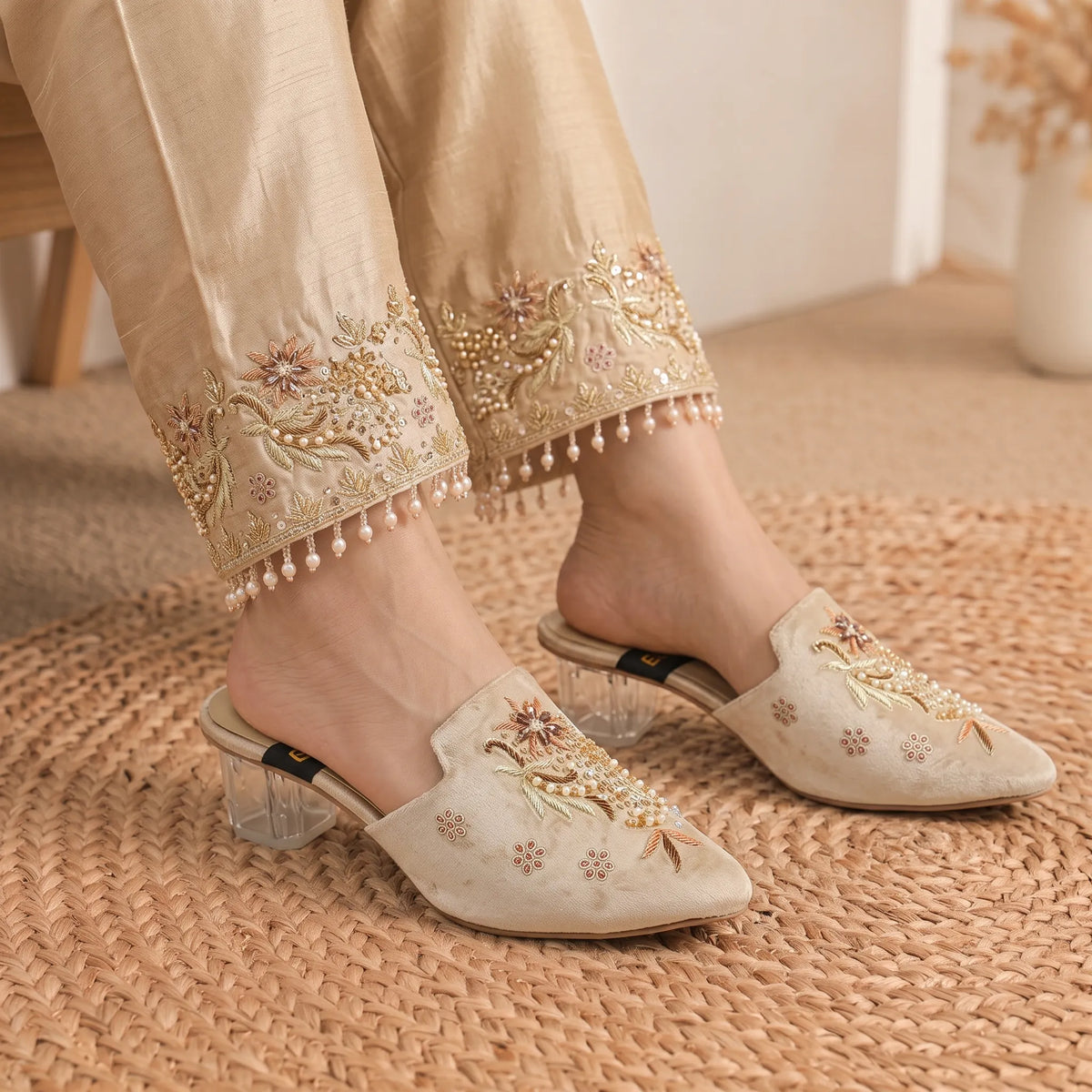 ML-AE4-Embroidred Mules-(Heel)